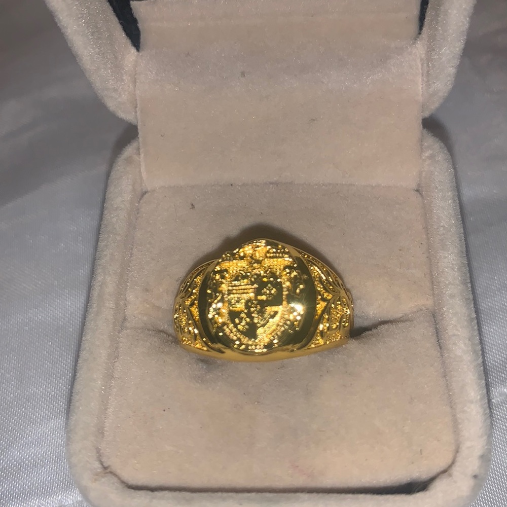 Mens Noble 18k silver 925 ring. Size 12